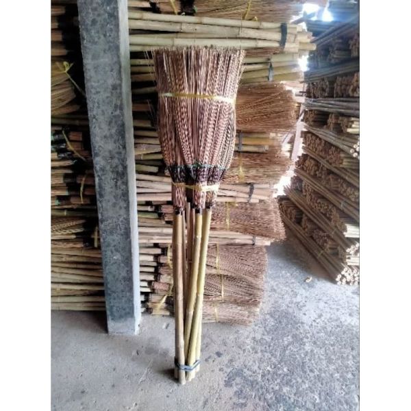 ไม้กวาดทางมะพร้าวตัดปลาย ยกมัด10 ด้าม